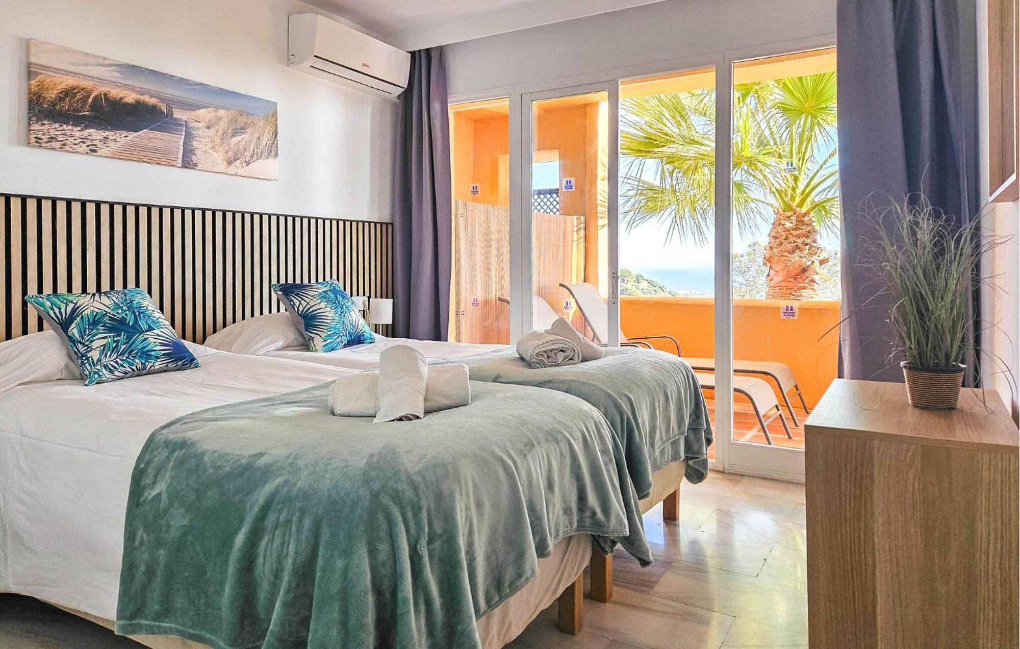 3 Bedroom Gorgeous Apartment In Calahonda Sitio de Calahonda Exterior foto